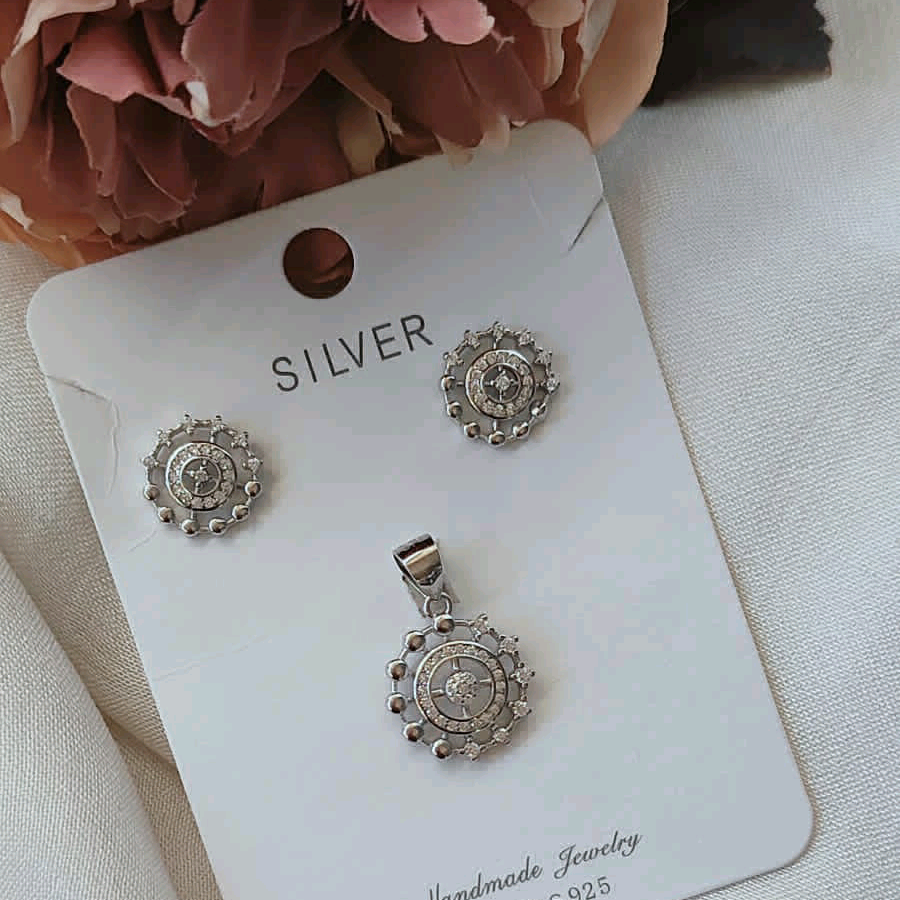 Circular CZ Pendant set 